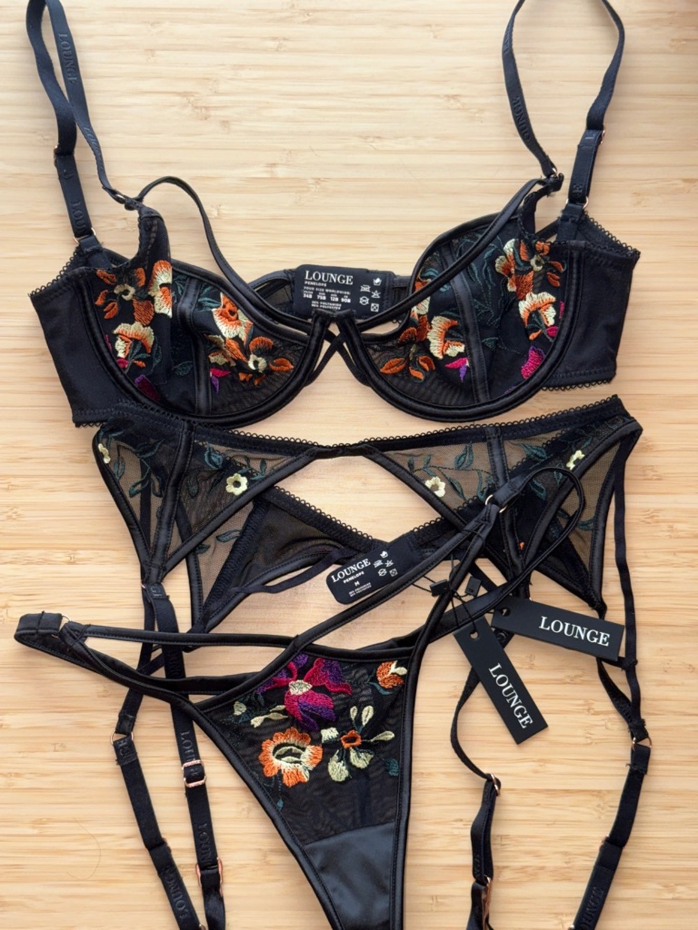 Lounge “Penelope” 3-Piece Embroidered Lingerie Set